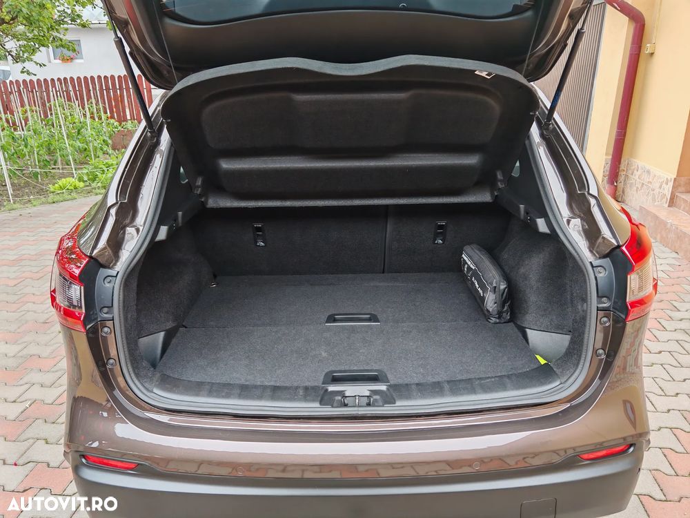 Nissan Qashqai 1.3 DIG-T N-CONNECTA - 23