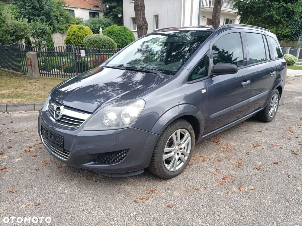 Opel Zafira - 1