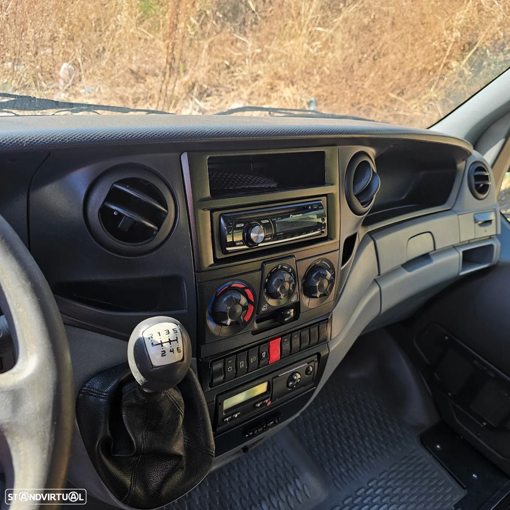 Iveco Mini Buss 21LUGARES A/C - 17