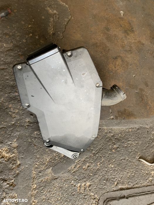 Carcasa filtru aer Bmw 325xi e90/91 din 2006 - 2