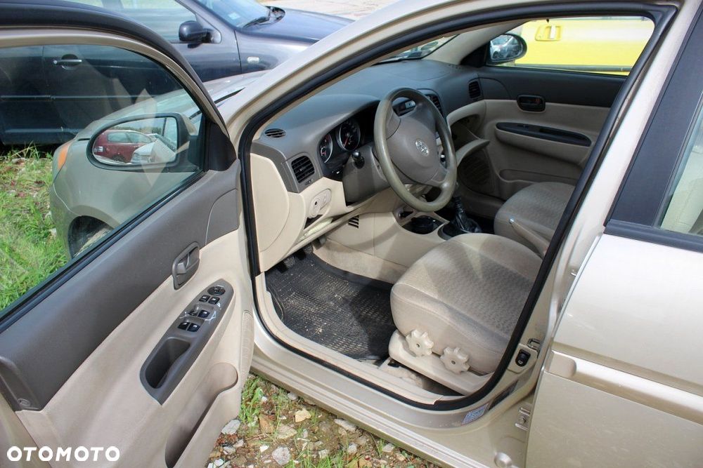 Hyundai Accent 2007 1.5CRDI D4FA HB5D (MASKA, ZDERZAK, LAMPA, BŁOTNIK, DRZWI, SZYBA, FOTEL) - 6