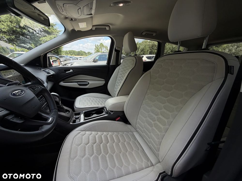 Ford Kuga 1.5 EcoBoost 4x4 Titanium - 35