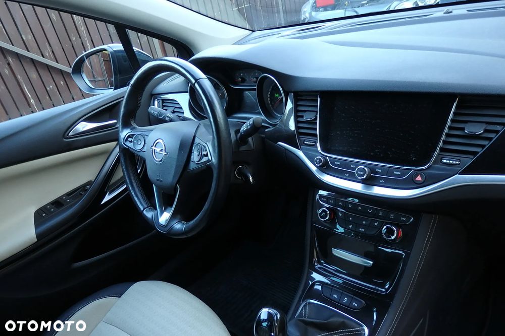 Opel Astra 1.4 Turbo Innovation - 24