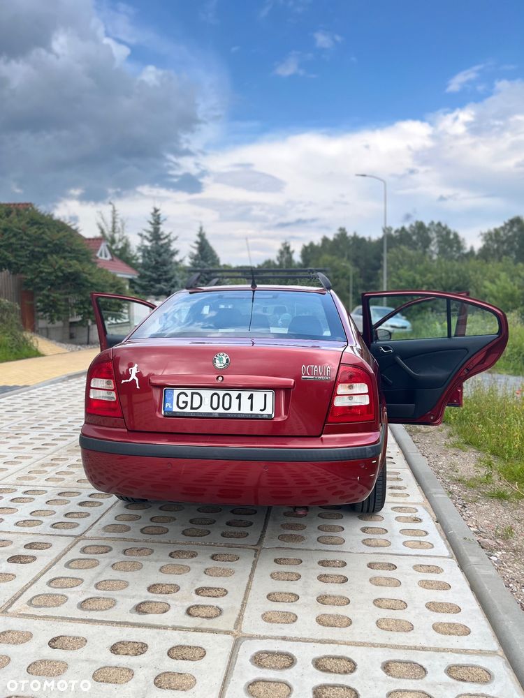 Skoda Octavia 1.6 Tour - 8