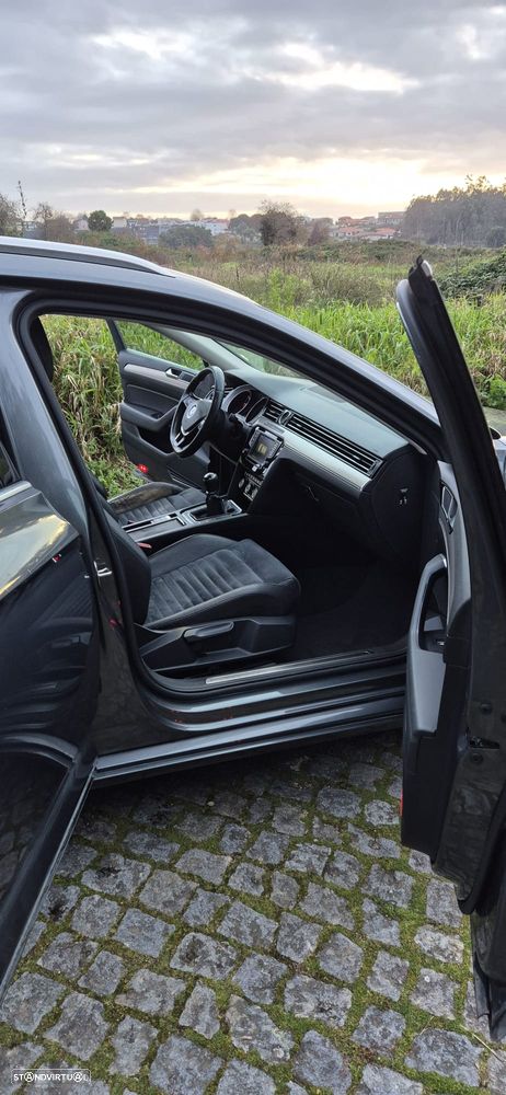 VW Passat Variant 2.0 TDi Highline - 33