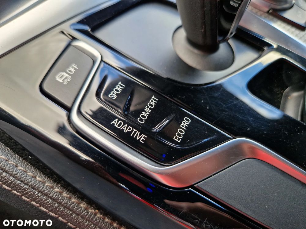 BMW Seria 5 530d Touring Sport Line - 31