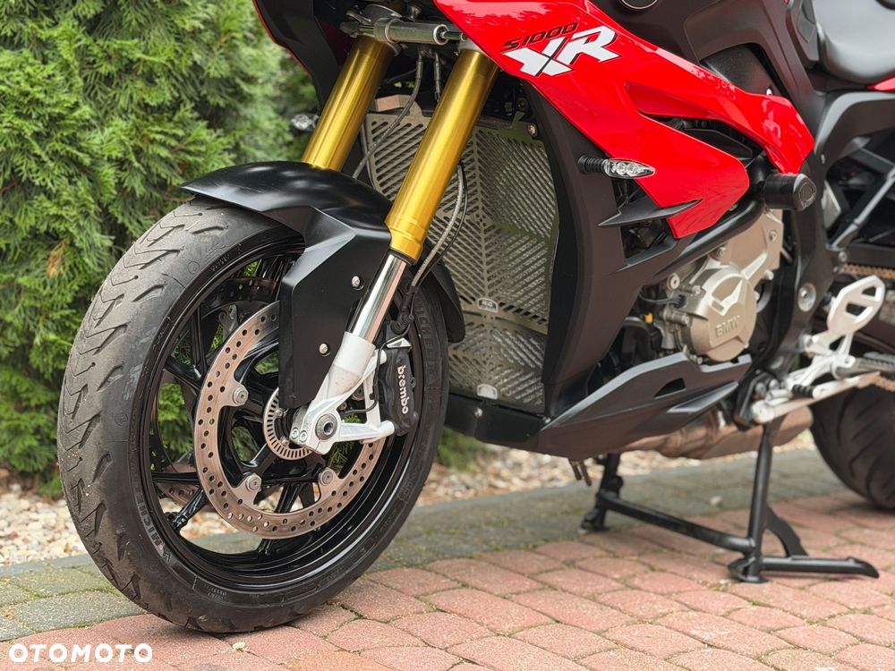 BMW XR - 18