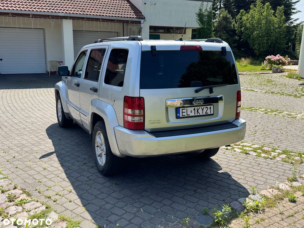 Jeep Liberty - 4