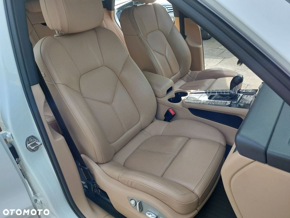 Porsche Macan - 17