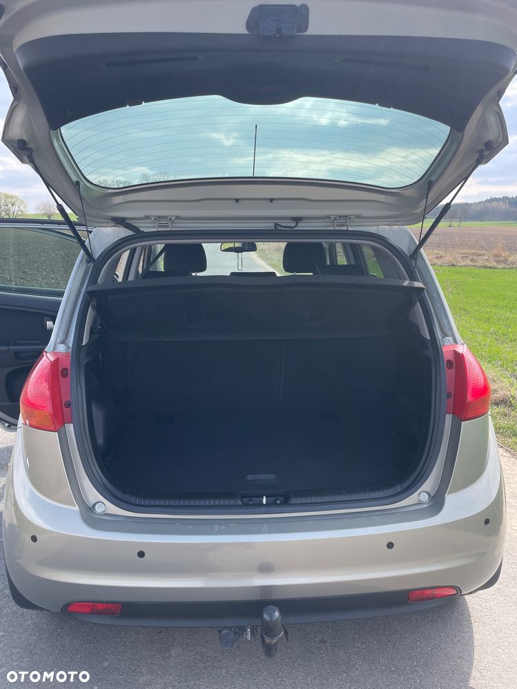 Kia Venga 1.6 L - 9