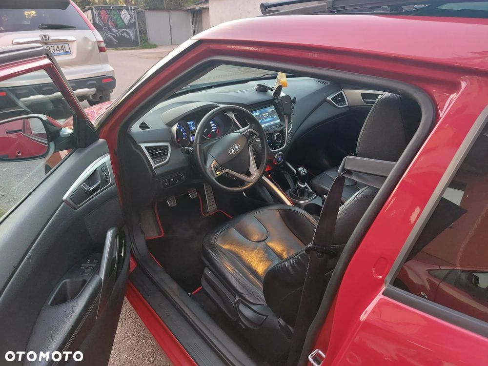 Hyundai Veloster - 8