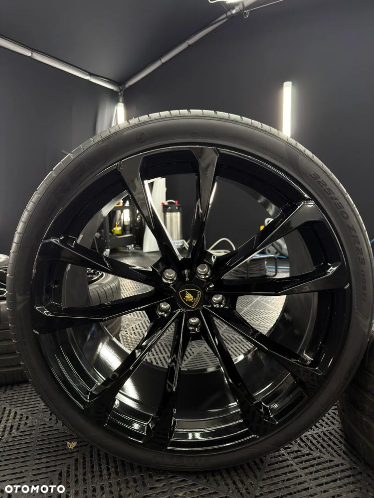 Oryginalne felgi Lamborghini Urus 23" + opony Pirelli P Zero – komplet - 3