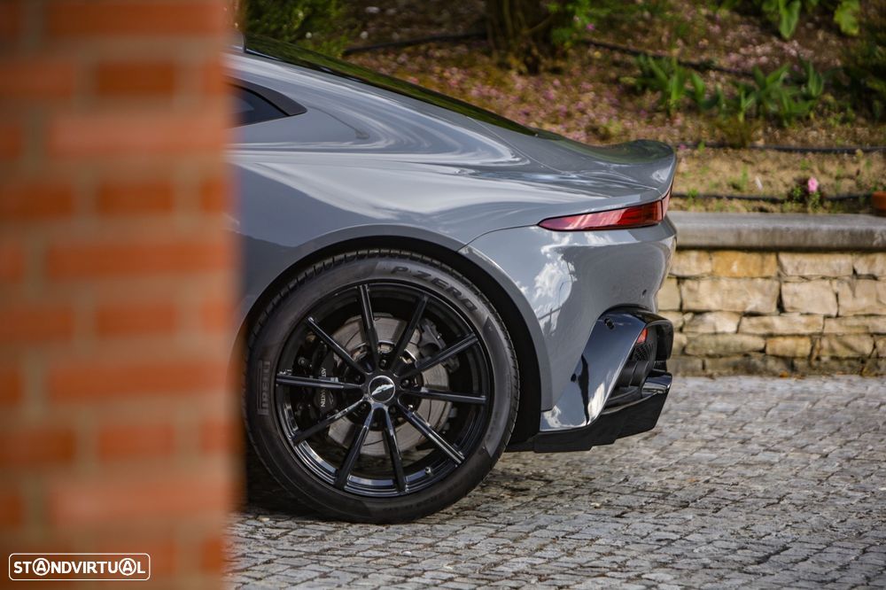 Aston Martin Vantage Coupe 4.0 Twin-Turbo V8 - 18