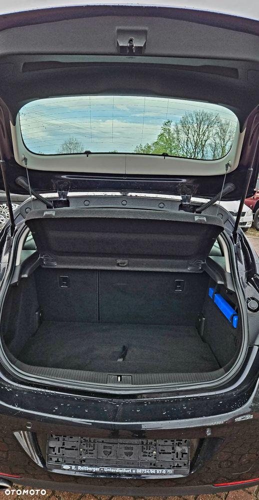 Opel Astra 2.0 CDTI DPF Design Edition - 10