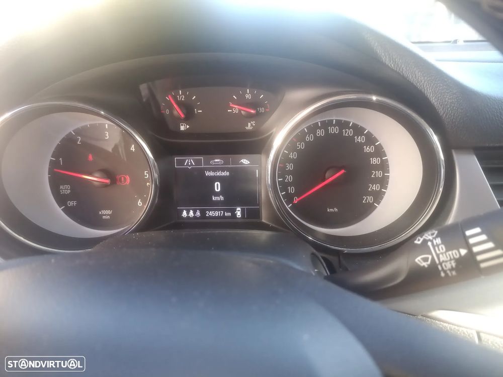 Opel Astra Sports Tourer - 12