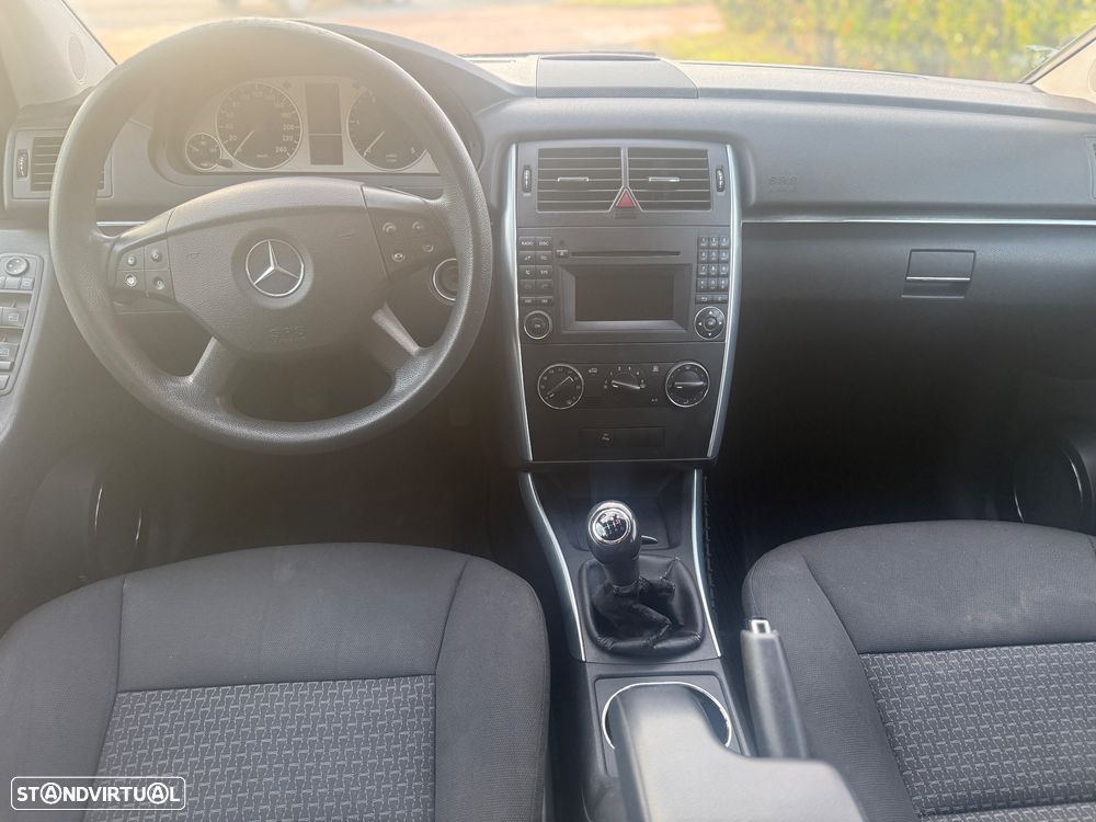 Mercedes-Benz B 180 CDi - 8