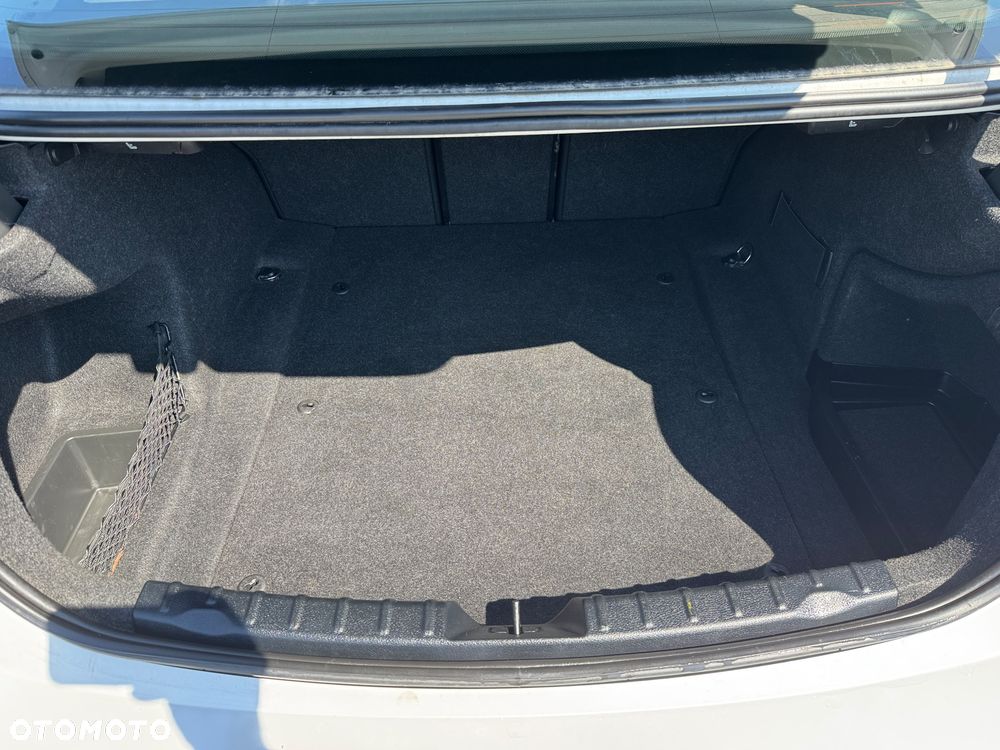 BMW Seria 3 318d DPF - 23