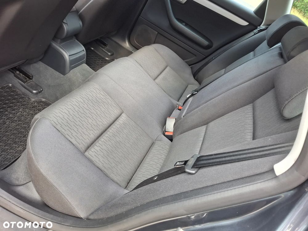 Audi A4 Avant 1.6 - 12