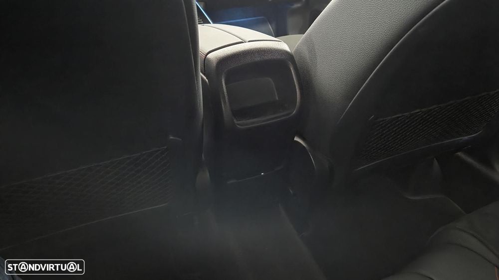 Mercedes-Benz GLA 180 d AMG Line - 19