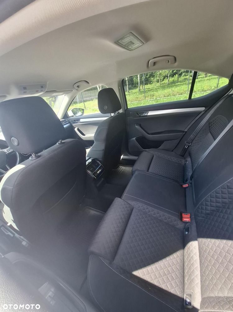 Skoda Superb 2.0 TSI Ambition DSG - 9