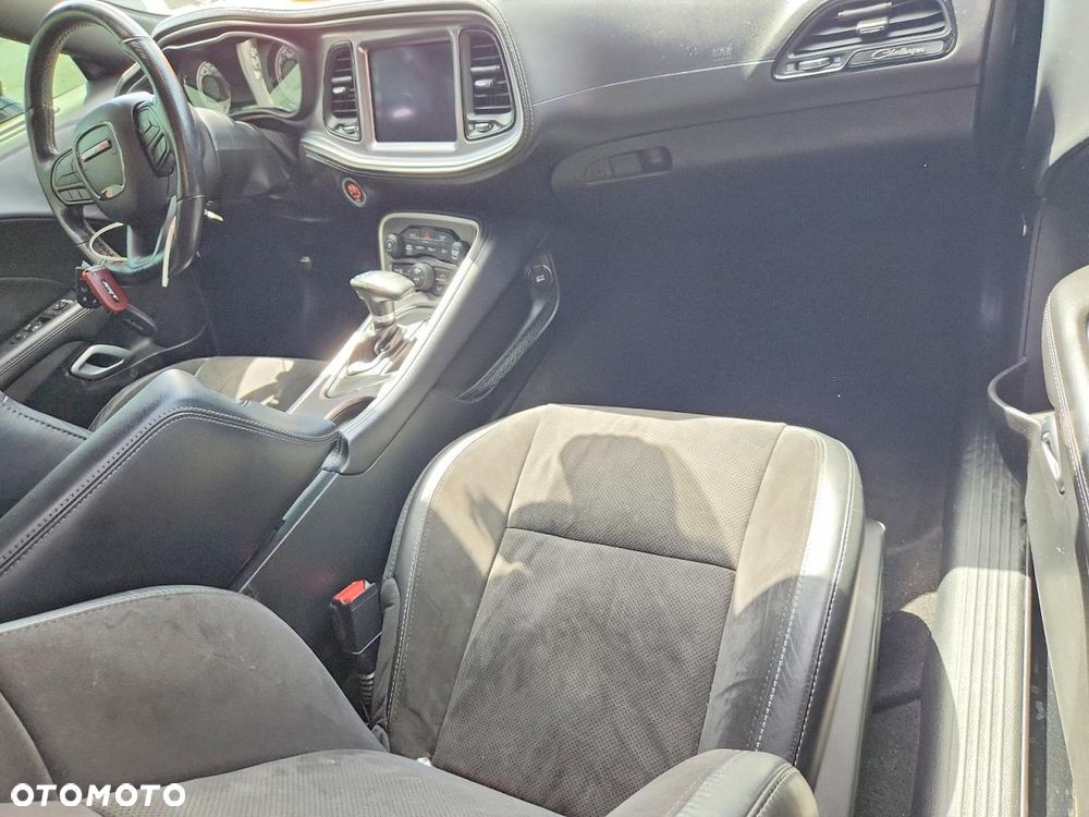 Dodge Challenger - 9