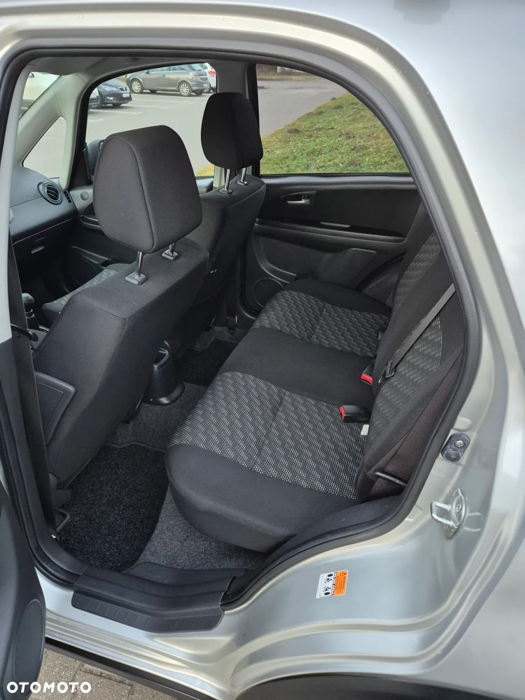 Suzuki SX4 - 9