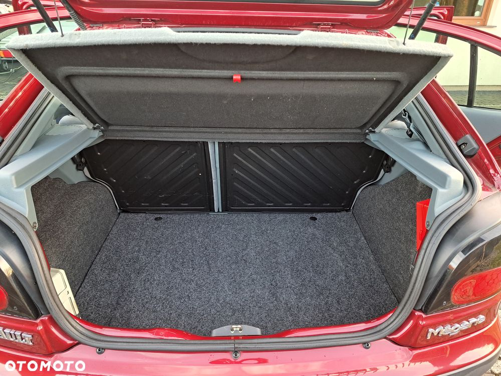 Renault Megane 2.0 RT - 36