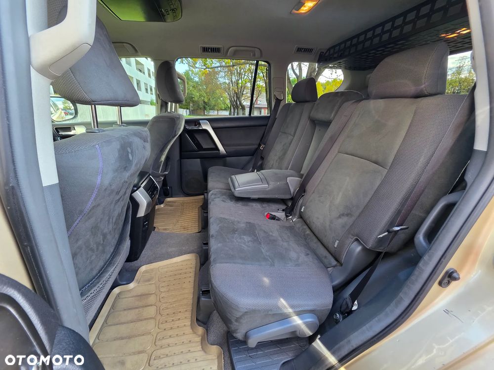 Toyota Land Cruiser LC 3.0 D-4D Sol (lea) 7os - 20