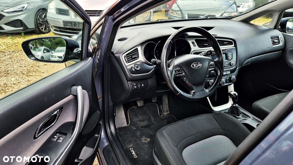 Kia Ceed 1.6 GDI Platinum Edition - 30