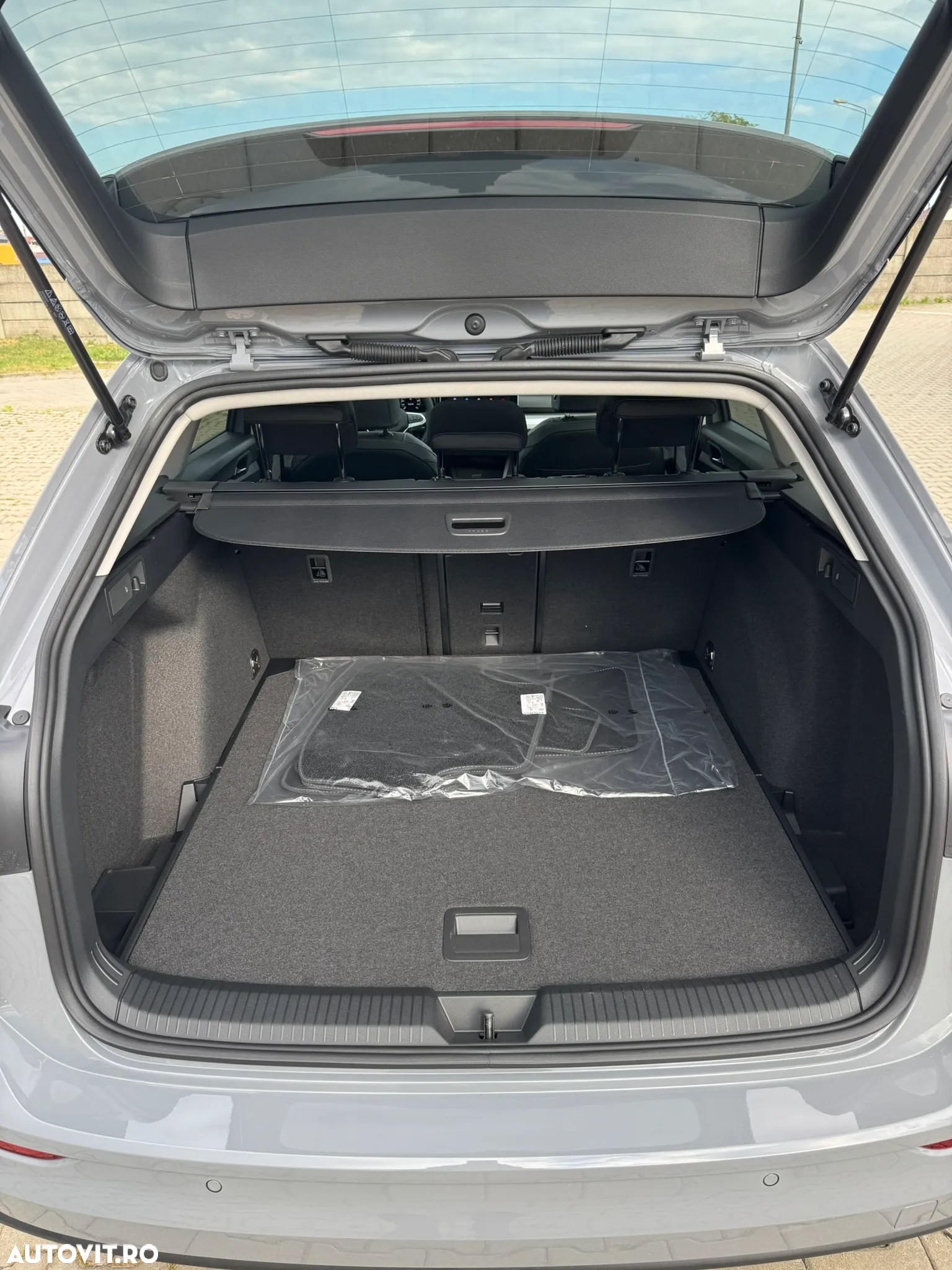 Volkswagen Golf 1.5 eTSI ACT DSG MHEV Life - 25