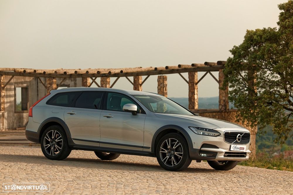 Volvo V90 Cross Country D5 AWD Geartronic Pro - 3