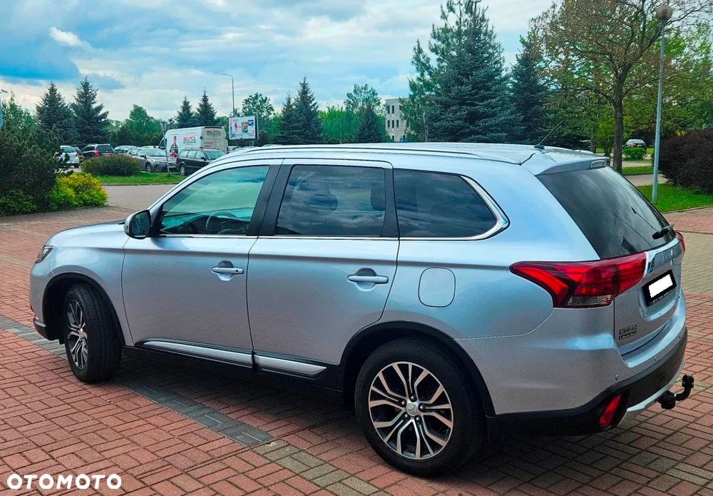 Mitsubishi Outlander 2.0 4WD Invite - 8