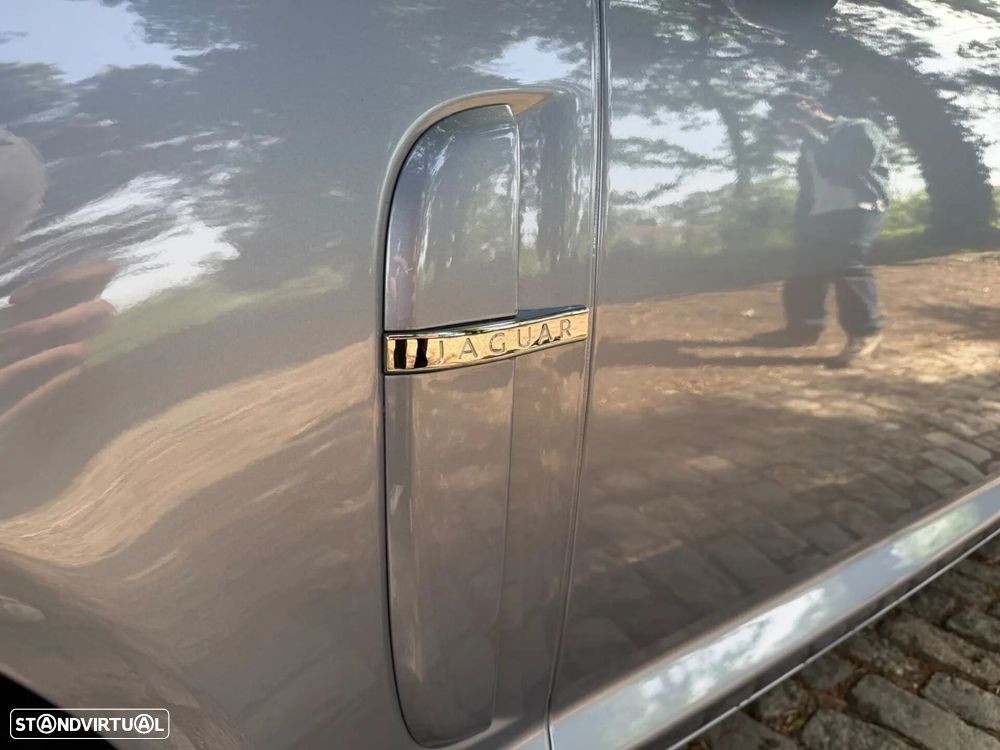 Jaguar XF - 12