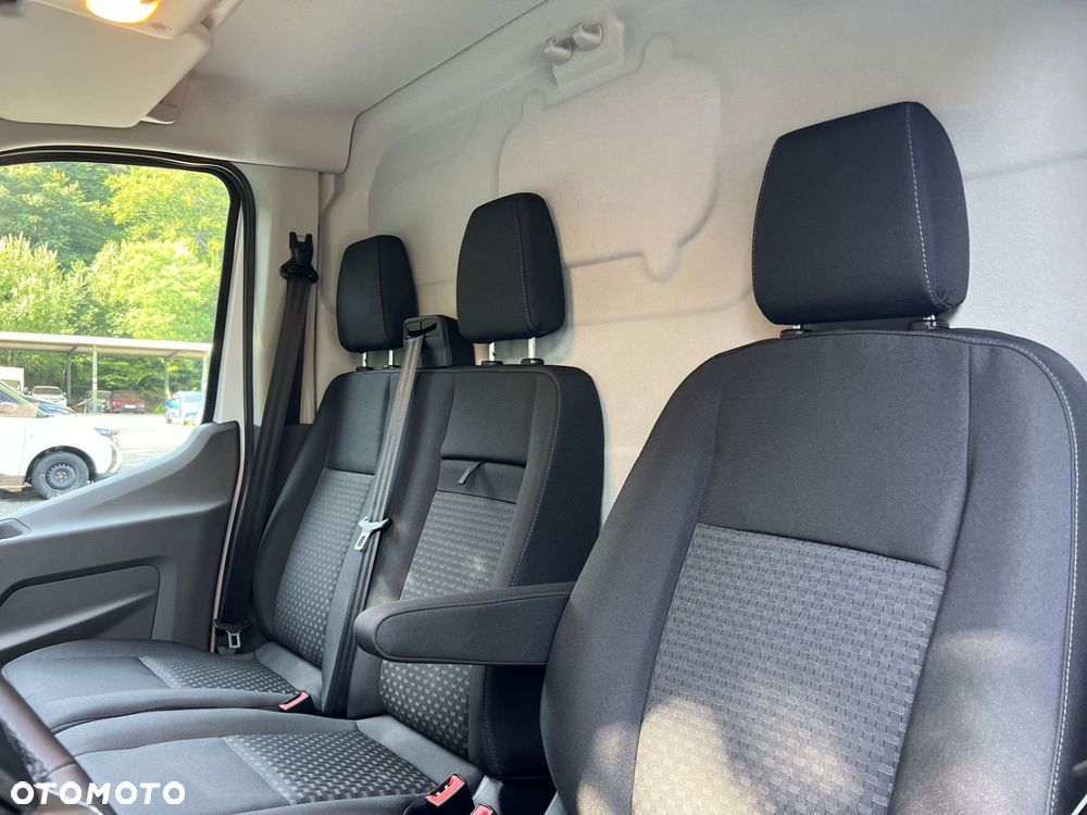 Ford Transit - 11