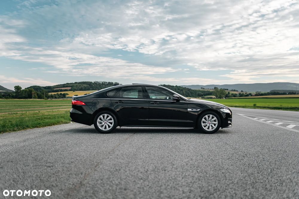 Jaguar XF E-Performance R-Sport - 6