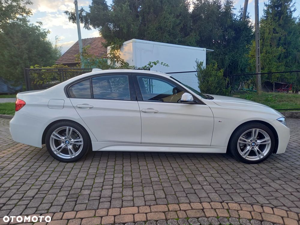 BMW Seria 3 318d M Sport Shadow - 12