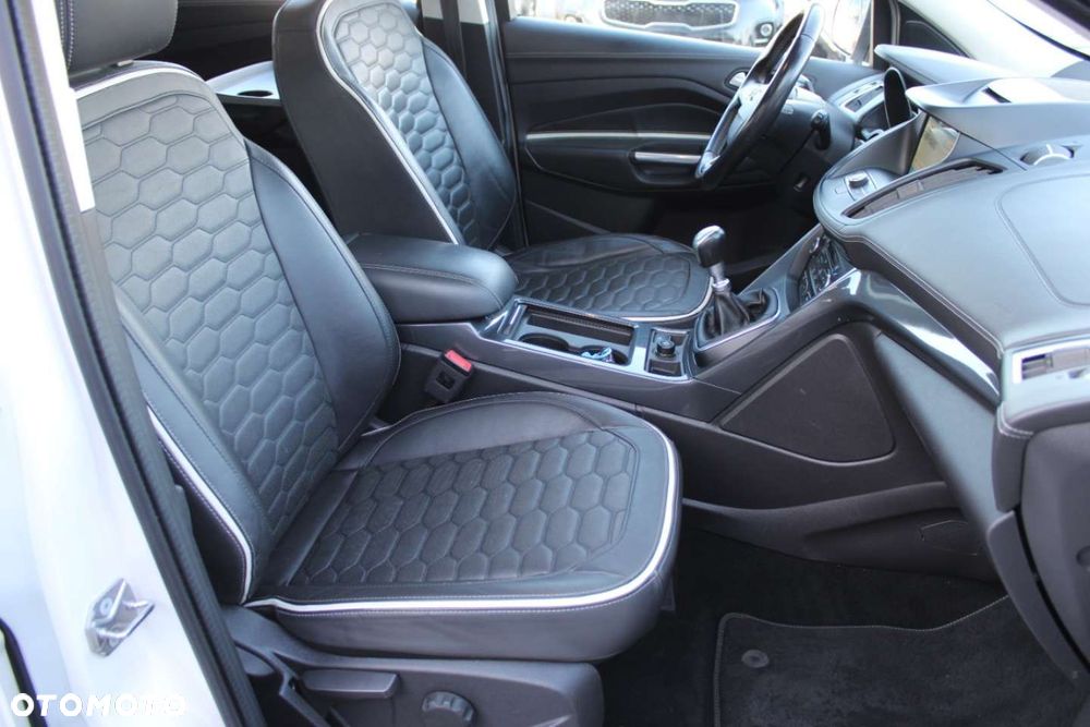 Ford Kuga 1.5 EcoBoost 2x4 Vignale - 32