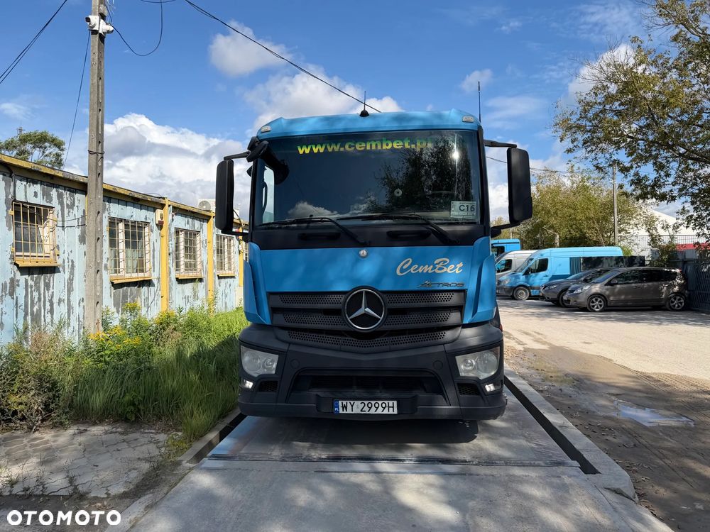 Mercedes-Benz Actros - 2