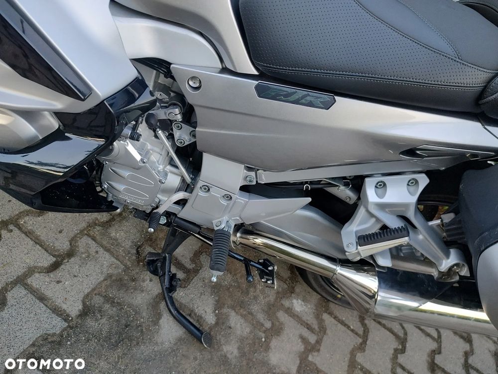 Yamaha FJR - 16