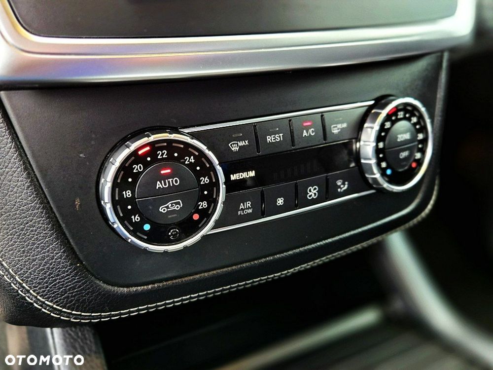 Mercedes-Benz ML 350 BlueTec 4-Matic - 16