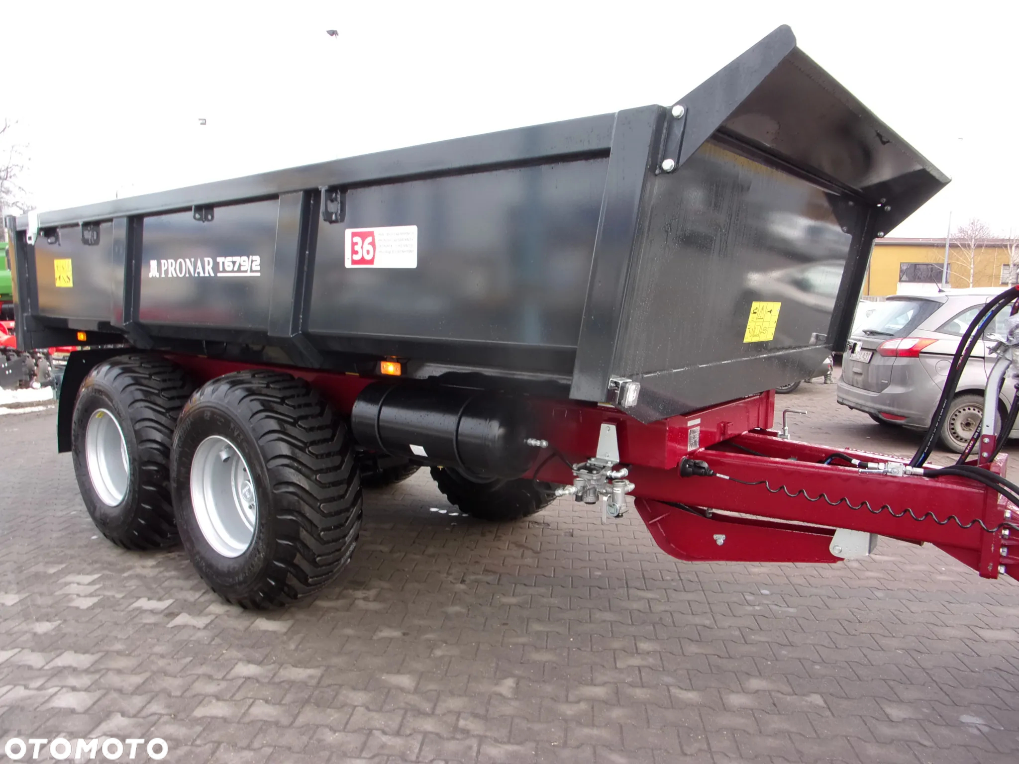 Pronar Przyczepa budowlana T679/2 kamieniarka 12 ton, sprawdza się znakomicie podczas transportowania gruzu, kamieni, żwiru i innych materiałów lub odpadów budowlanych używanych przy budowach i rozbiórkach - 7