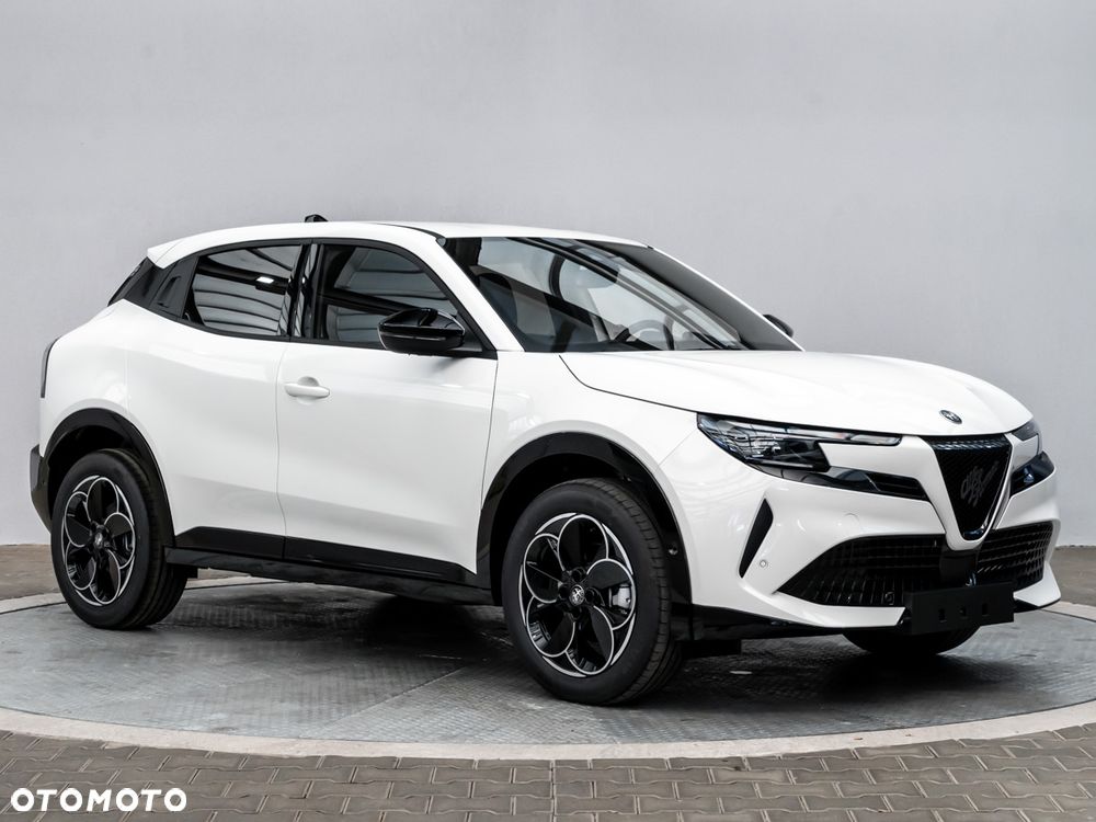 Alfa Romeo Junior 1.2 mHEV Ti eDCT - 10