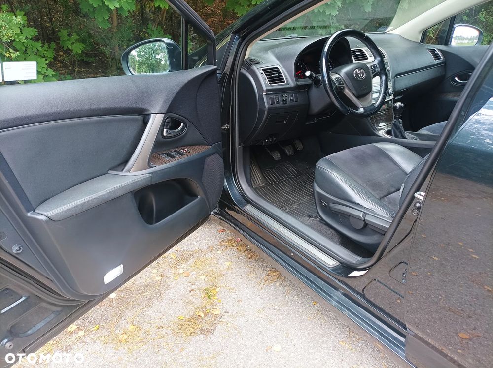 Toyota Avensis 1.8 Sol plus NAVI - 9