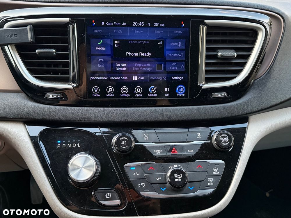 Chrysler Pacifica - 19