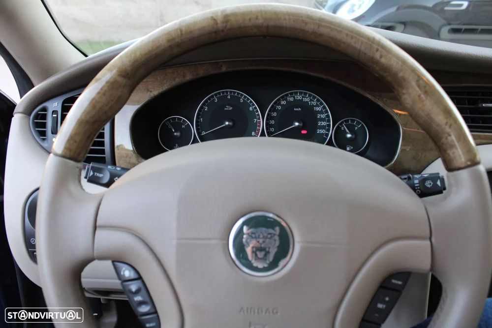 Jaguar X-Type - 16