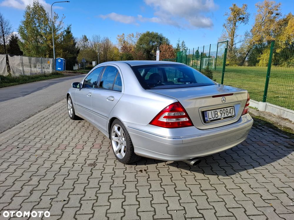 Mercedes-Benz Klasa C 180 Kompressor Automatik Elegance Sport Edition - 4
