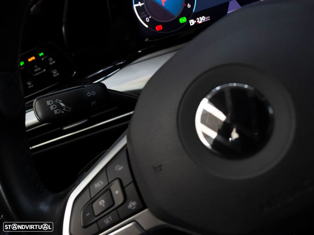 VW Golf Variant 2.0 TDi Life DSG - 22