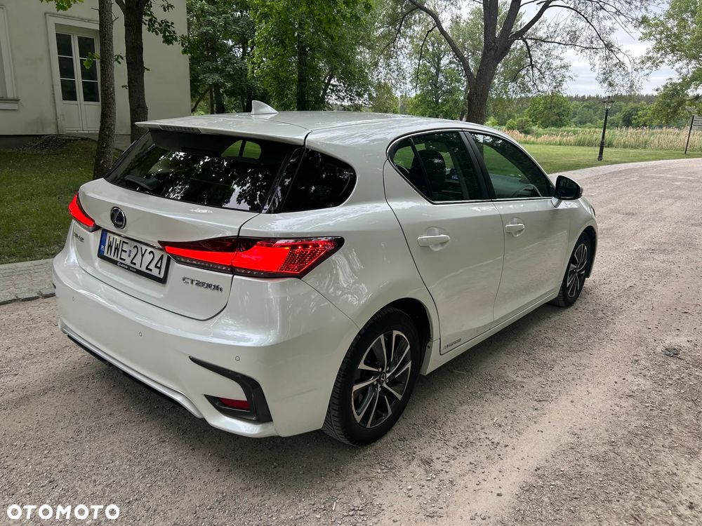 Lexus CT - 1