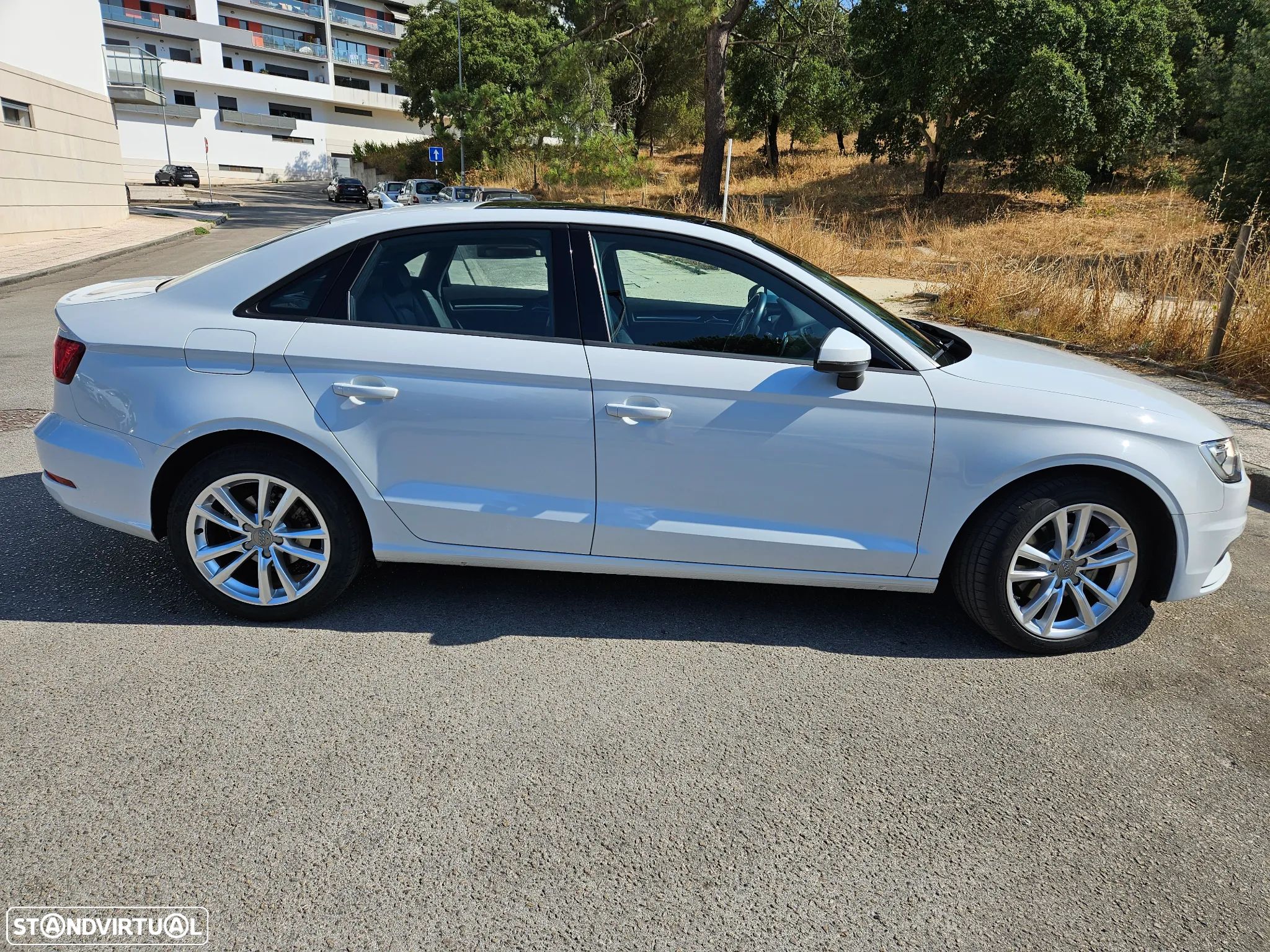 Audi A3 Limousine 1.6 TDI Attraction - 1