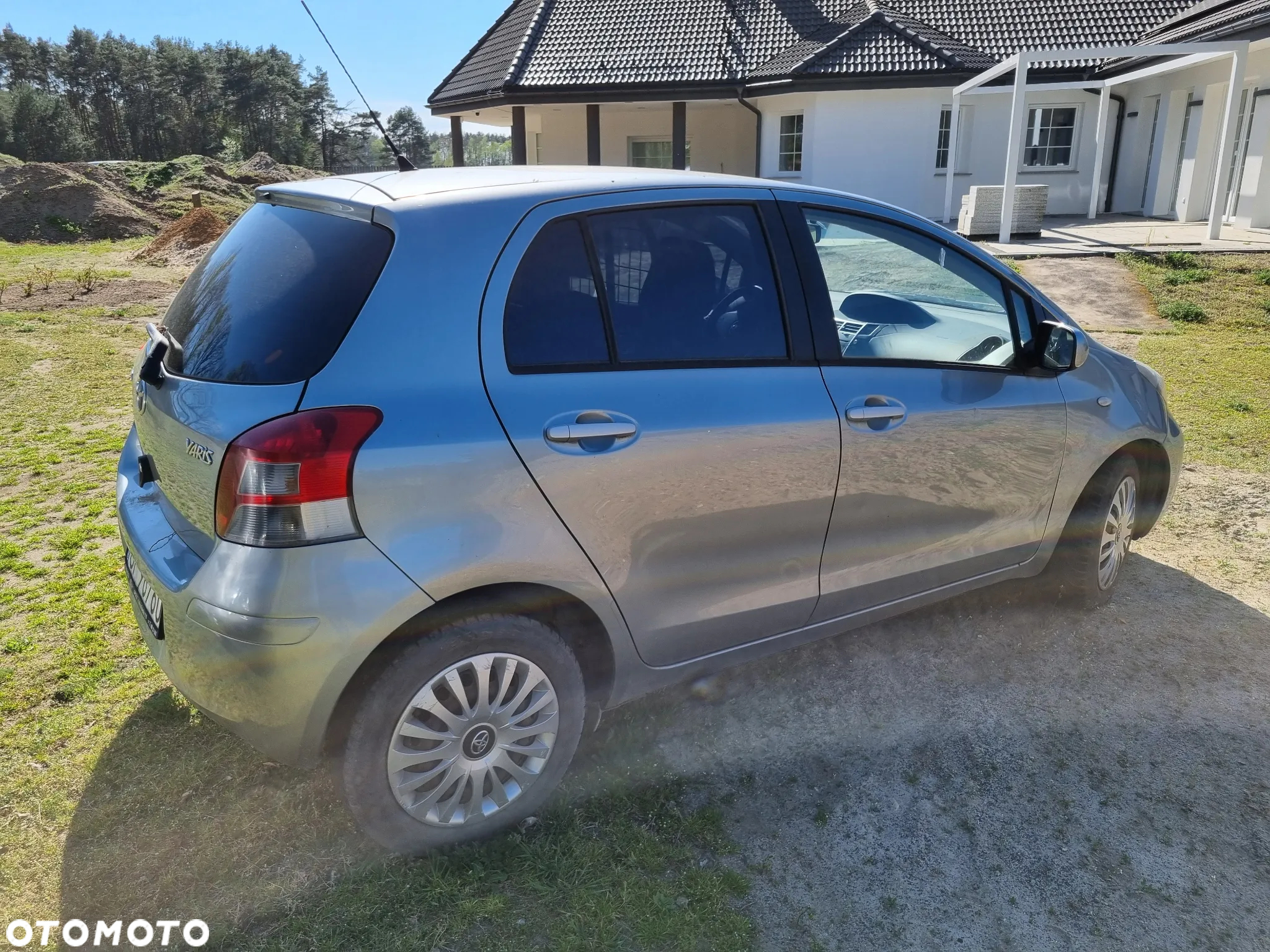 Toyota Yaris - 4